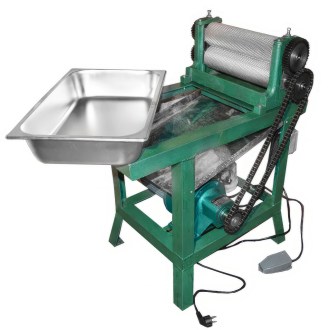 Elektrische Trennwandpresse mit Tisch