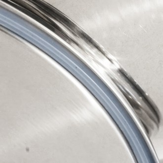 Abfüllkübel 50 kg aus Edelstahl und drei Spannverschlüssen Mellarius